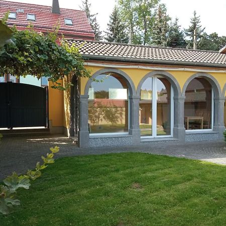 Haus Toskana, Kleines Ferienhaus Im Toskanagarten Bad Sulza Esterno foto